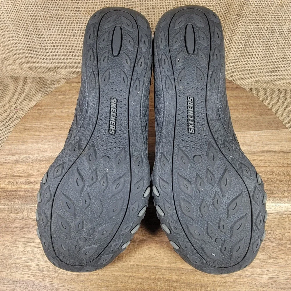 Skechers Breathe Easy Fortune Knit Slip On Shoes Gray Black Sneakers Women's 6.5